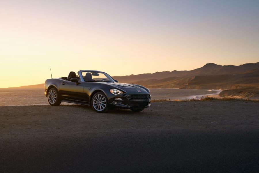 Fiat 124 Spider 2016 года  (US) (фото 33 из 36)